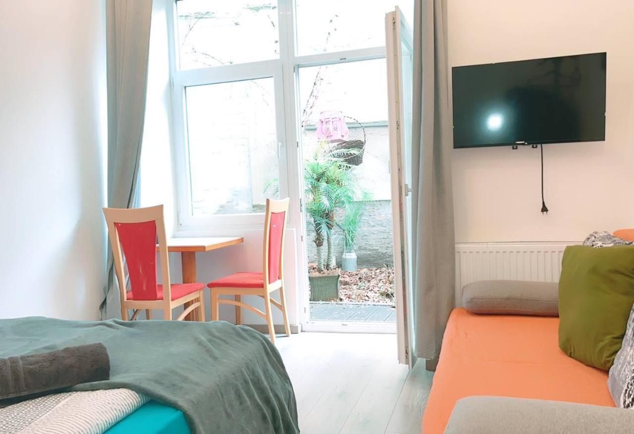 Comfort Triple Room Hn Wiedeń Zewnętrze zdjęcie